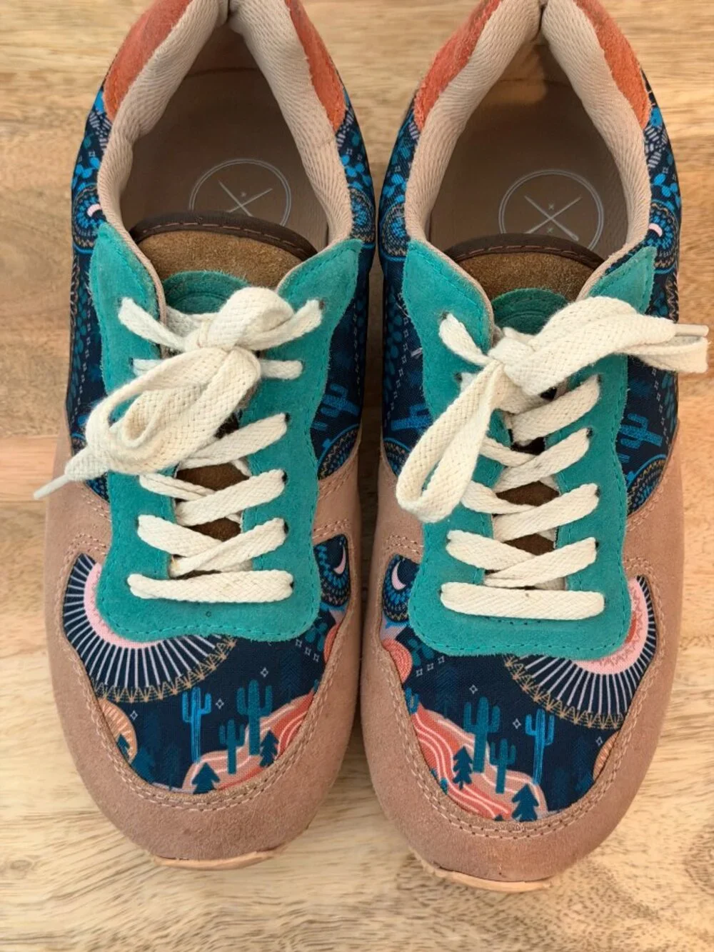 Inkkas Socorro Jogger Sneakers Size 8 Boho Floral Suede EUC